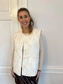 A VIEW Kammy Embrodery Vest Sand/White