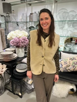 LOLLYS LAUNDRY Jace Vest Sand