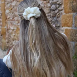 O'TAY Medium Scrunchie Off White