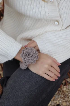 O'TAY Small Scrunchie Flower Light Smoke