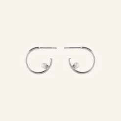 PERNILLE CORYDON Pearl Globe Hoops (guld/sølv)