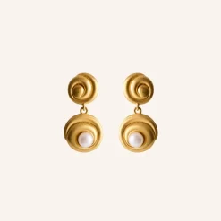 PERNILLE CORYDON Shell Flower Earrings