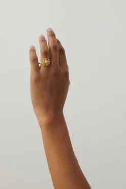 PERNILLE CORYDON Shell Flower Ring