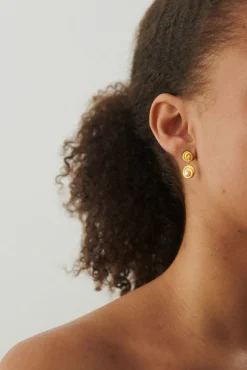 PERNILLE CORYDON Shell Flower Earrings