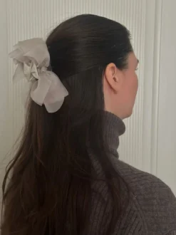 PICO COPENHAGEN Bow Claw Ivory