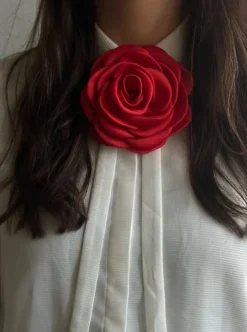 PICO COPENHAGEN Giant Satin Rose String Red