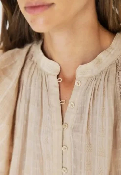 PROJECT AJ117 Sandie Sand