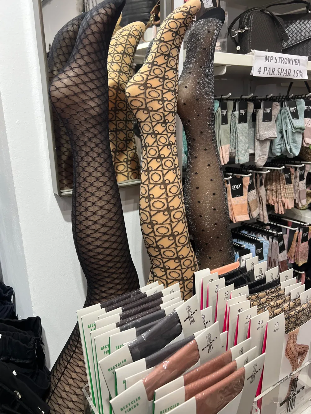 SNEAKY FOX Alice Pantyhose Black