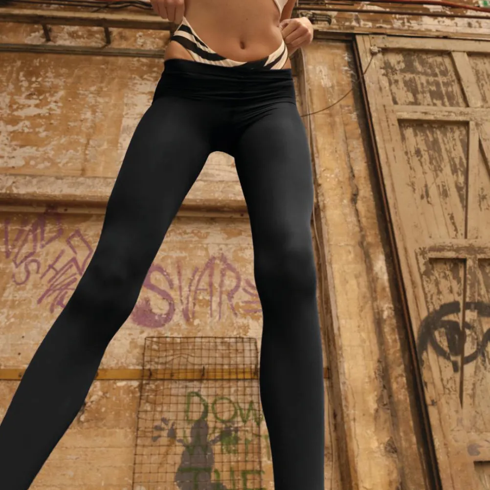 SNEAKY FOX Ingrid Black