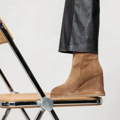 VIA VAI Aura Miley Sierra Muschio